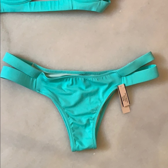 Victoria’s Secret hottie halter and itsy bikini - Picture 4 of 7